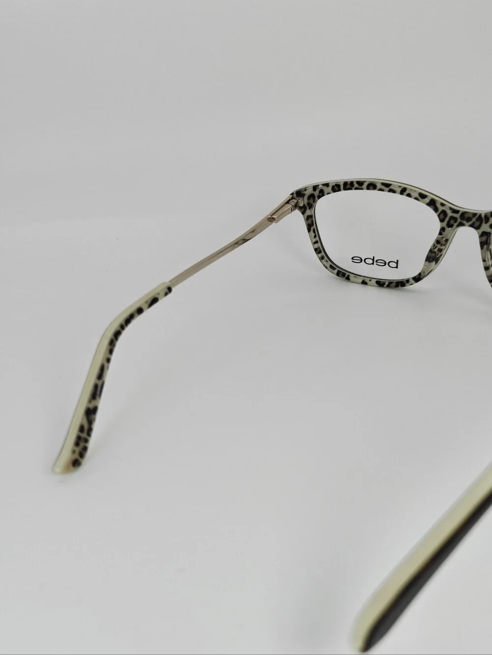 On Fire. Bebe Tortoise. Swarovski. Women's Eyeglasses. Leopard Print.